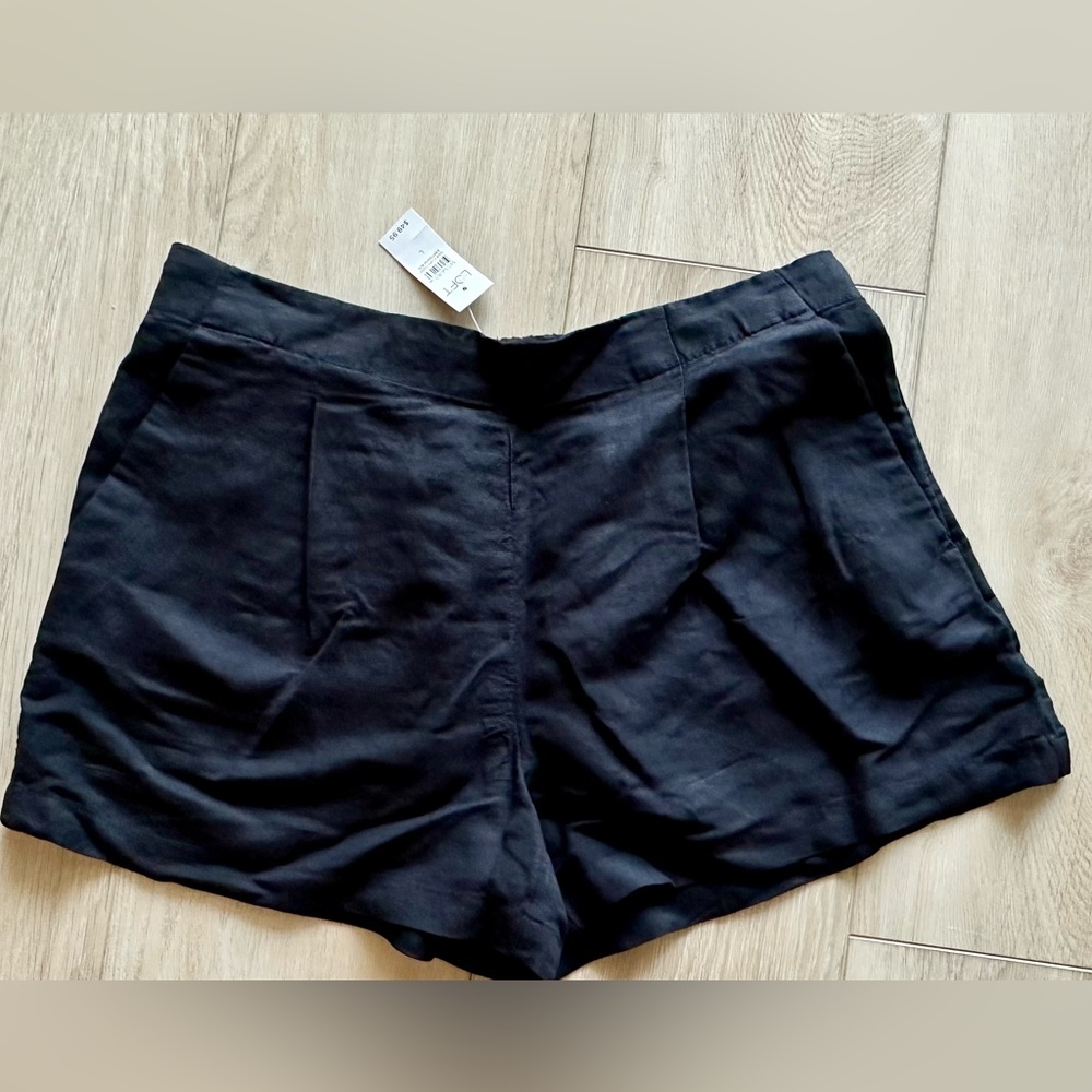 LOFT linen blend shorts NWT Large
